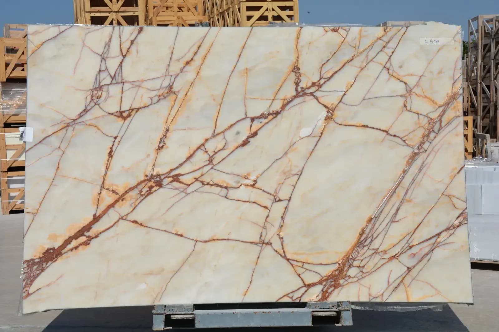 AFYON WHITE SPIDER ONYX — ონიქსის ფილა